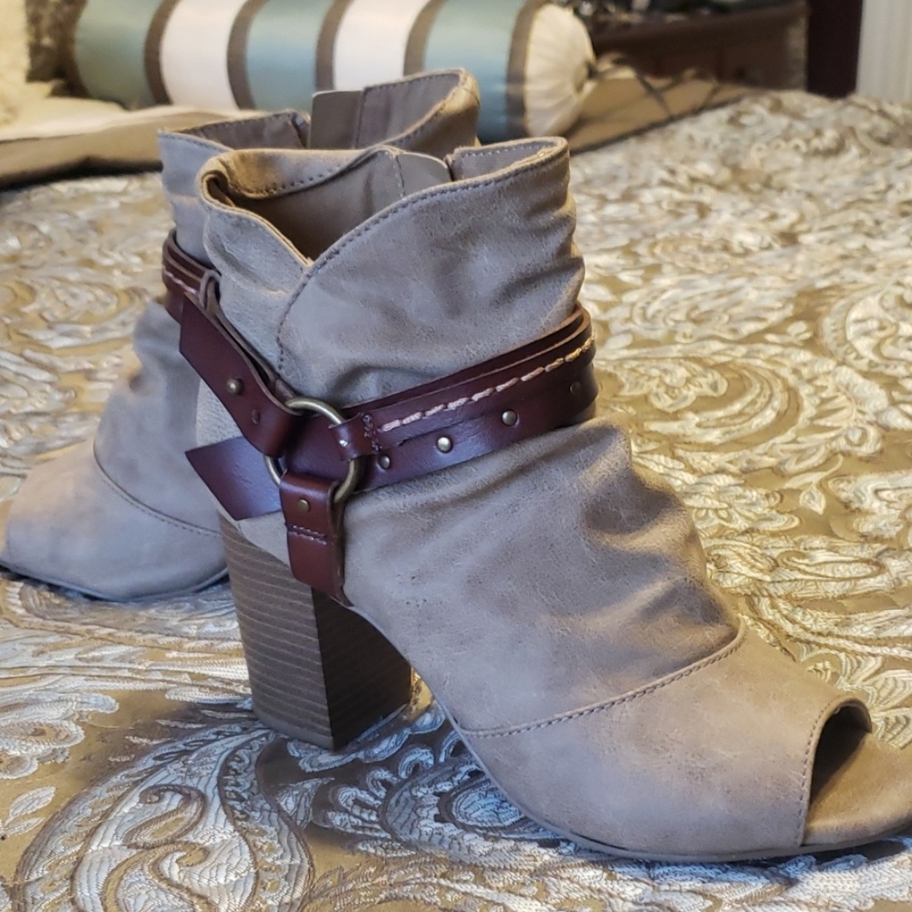 SO Ankle Boots